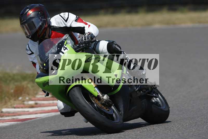 /Archiv-2023/28 05.06.2023 Moto Club Anneau du Rhin/vert-medium/14